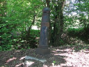 Greenwich Meridian Marker; England; Hertfordshire; Old Hall Green